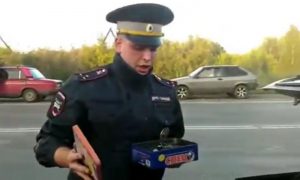 Инспектор ДПС героически задержал шуруповёрт в Новокузнецке