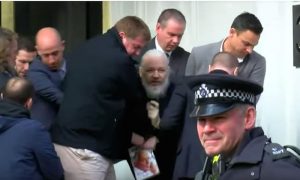 Британская полиция арестовала Джулиана Ассанжа