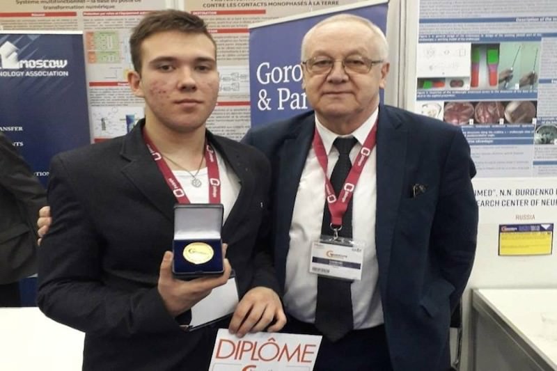 Школьник из Заполярья получил золото на выставке инноваций в Женеве 