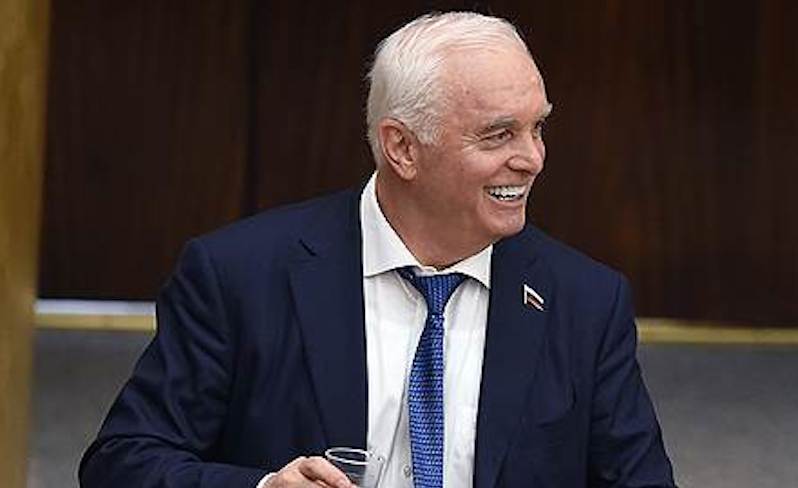 ЦИК отдал мандат Алферова экс-депутату Госдумы Берулаве 