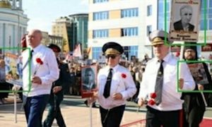 В Мордовии глава МВД, прокурор и епископ пришли на акцию «Бессмертный полк» с фотографией одного и того же ветерана