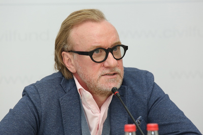 Политолог Леонид Давыдов