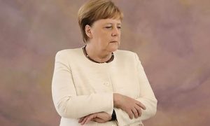 В ФРГ потребовали  направить Меркель на  принудительный медосмотр