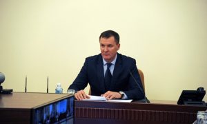 Зампред правительства напал на полицейского на дороге и отобрал радар