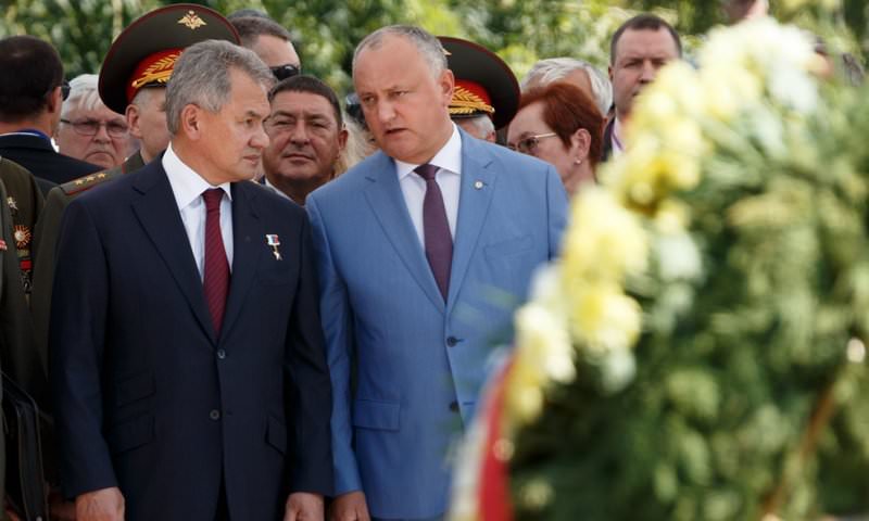 Шойгу предложил Молдавии уничтожить боевые арсеналы в Приднестровье 