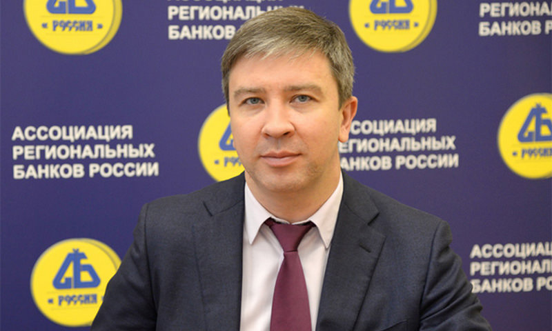 Банкиры предложили блокировать карты россиян при подозрительных переводах Банкиры предложили блокировать карты россиян при подозрительных переводах