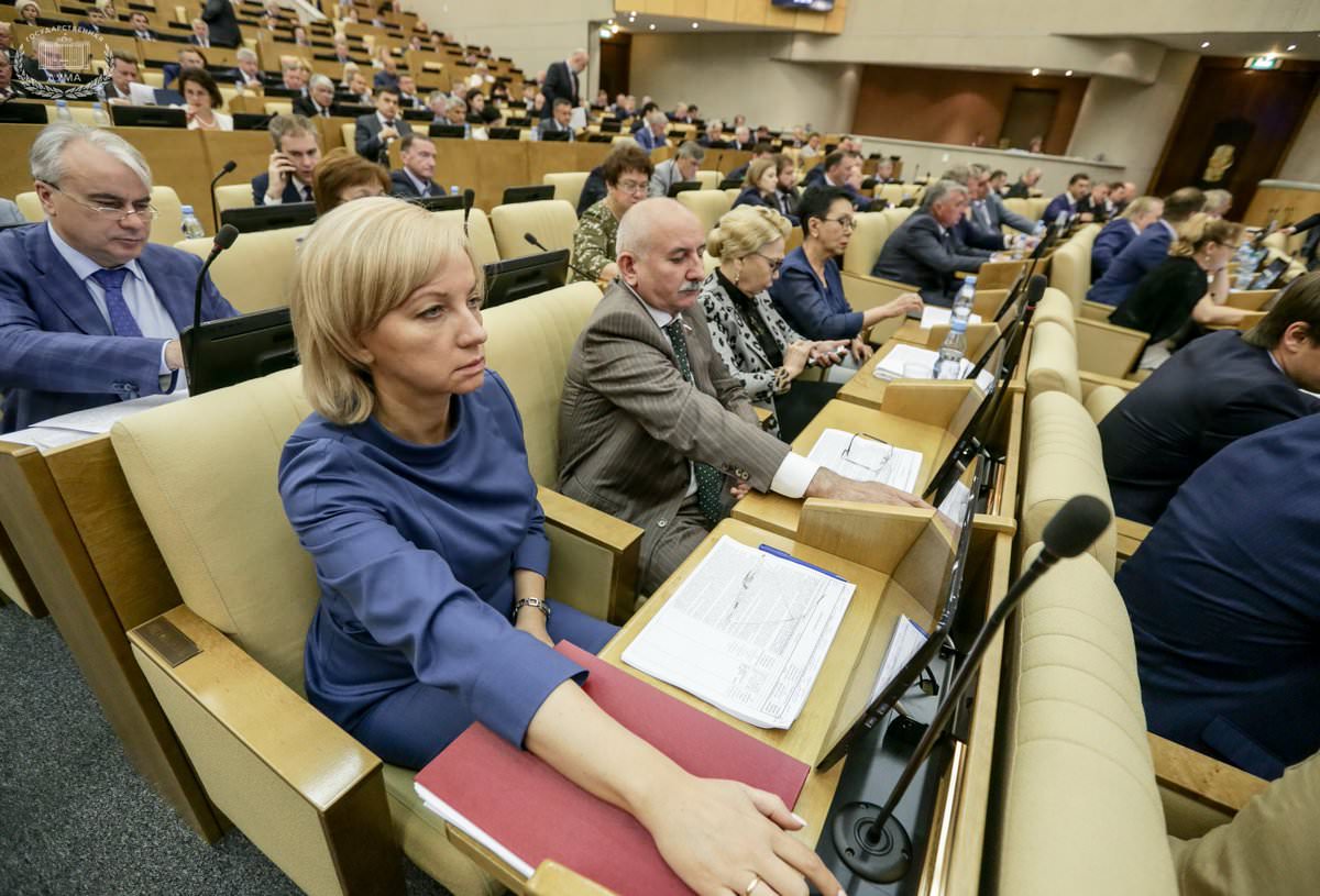 Пока не перестанут хамить: российские депутаты отказываются посещать США