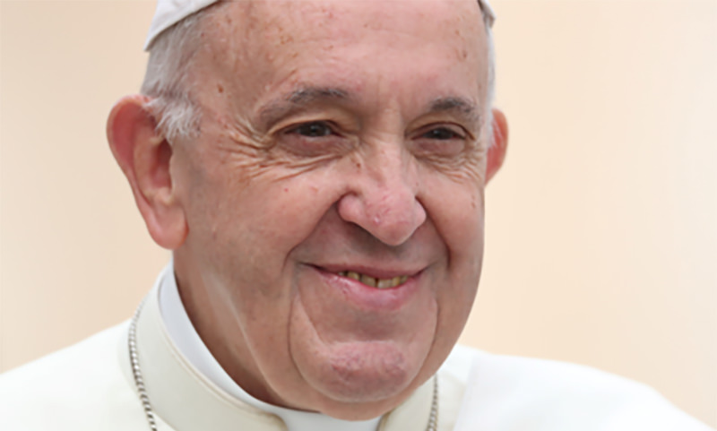 Замерзшие россияне обратились к Папе Римскому и получили тепло в дом