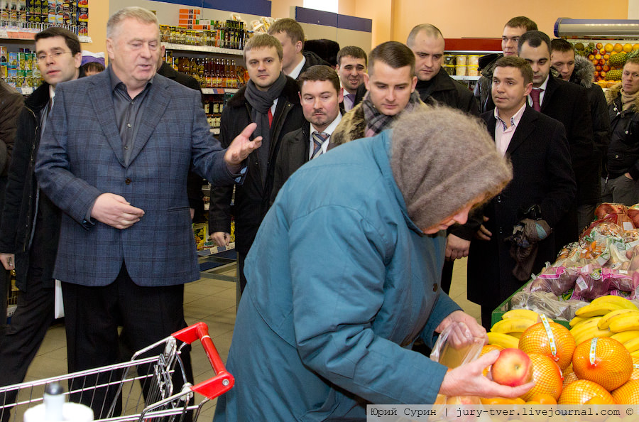 Жириновский предложил открывать в России магазины с просрочкой 