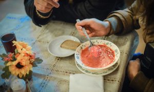 Россиянам перестало хватать денег на борщ