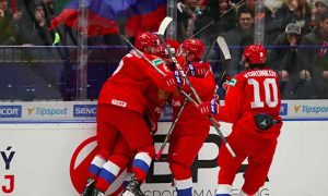 Сборная России по хоккею разгромила канадцев на молодежном ЧМ, а они отомстили по-другому