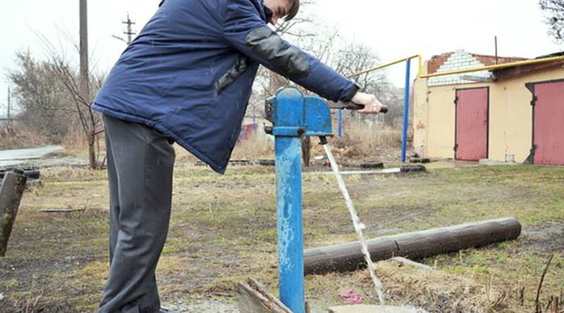 Местная власть установила счетчик на уличную водоколонку 