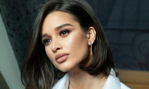 «Хайпожорка»: Ксения Бородина ответила блогеру, которую выгнали из ее салона