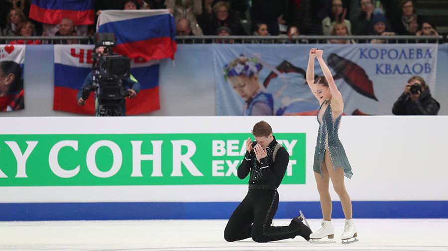 Российские пары заняли весь пьедестал почета на чемпионате по фигурному катанию в Граце 