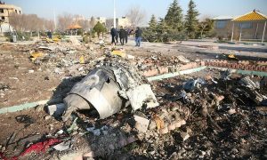 Украина назвала версии катастрофы самолёта в Иране: поражение ракетой и взрыв при теракте
