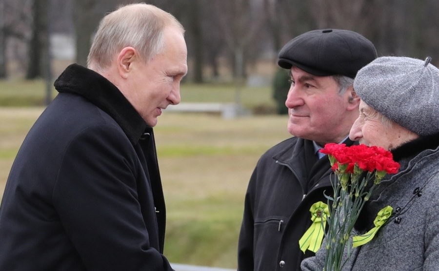 Президент Путин поручил выплатить к 75-летию Победы ветеранам по 75 тысяч рублей 