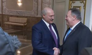 Лукашенко пошутил о белорусской диктатуре перед пообещавшим нефть Помпео