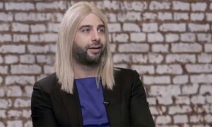Ургант высмеял «обнаженку» от Собчак