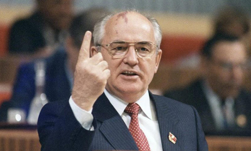 Календарь: 15 марта - Избран первый и последний президент СССР 
