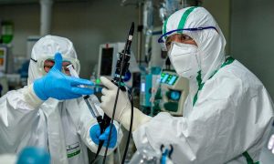 Кому больше всех грозит коронавирус, рассказали китайские врачи