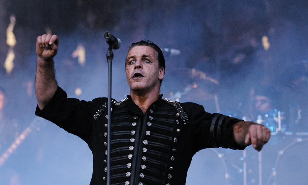 Тест солиста Rammstein на коронавирус оказался отрицательным 