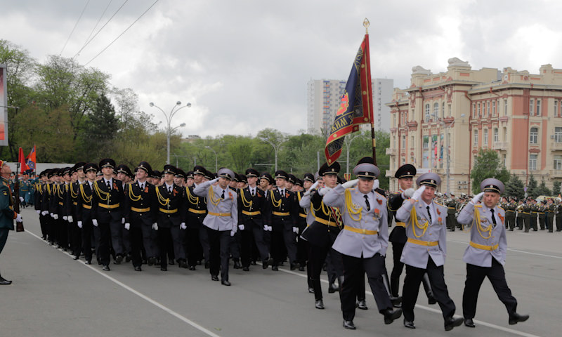 Белорусские власти отказались отменять парад 9 мая вопреки требованиям граждан