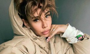 «Сижу пожёванная»: 35-летняя  Айза Анохина рассказала, почему использует фильтры на фото