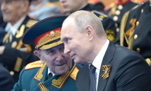 Президент Путин принял решение о переносе празднования 9 Мая