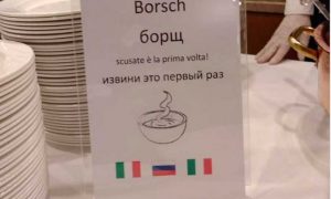 «Извините, это в первый раз»: благодарные итальянцы приготовили россиянам борщ и распри