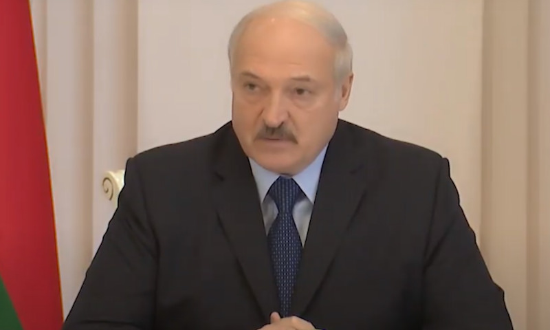 "Скажут, что испугались": Лукашенко заявил, что парад на 9 Мая отменять нельзя