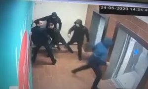 Задержание участников перестрелки на юге Москвы попало на видео