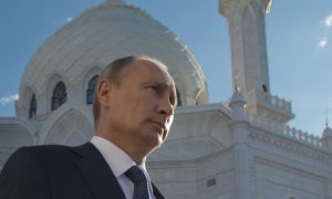 Путин поздравил российских мусульман с Ураза-байрам