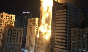 В Эмиратах как свеча вспыхнул 48-этажный небоскреб