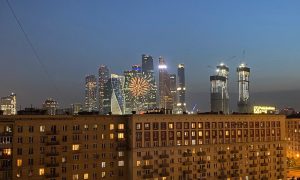 Москва встретила отмену карантина салютом