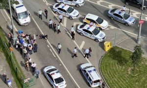 Двое полицейских тяжело ранены при стрельбе на Ленинском проспекте в Москве