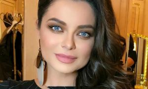 «Бабушки пенсиями поддержали»: Королева взбесила россиян маской за 350 тысяч рублей