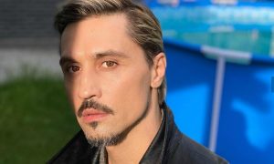 Огромный пиджак и стрижка с челкой: Дима Билан показал себя в 16 лет