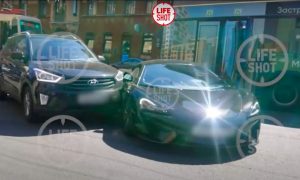Петербургский бизнесмен помял спорткар за 20 млн рублей, исполнив лихой поворот