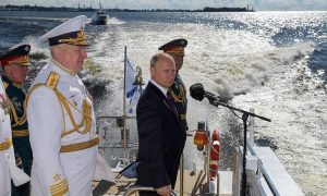 Вот это мощь! Путин на военно-морском параде объявил о появлении у флота гиперзвукового оружия