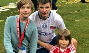 «Показуха после групповухи»: экс-теща набросилась на Аршавина из-за видео с детьми
