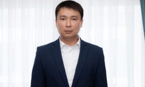 Глава Калмыкии госпитализирован с коронавирусом, но говорит, что болен легко