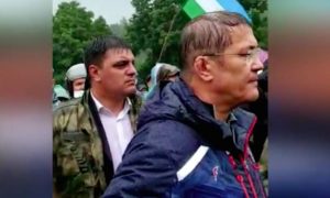 «Недоработка властей»: глава Башкирии пообещал протестующим никого не пускать на гору до компромисса