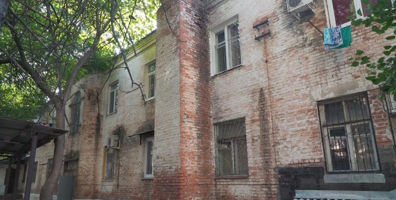 «Живем в ужасных условиях», - жильцы аварийного дома в Краснодаре не могут добиться расселения почти 40 лет «Живем в ужасных условиях», - жильцы аварийного дома в Краснодаре не могут добиться расселения почти 40 лет