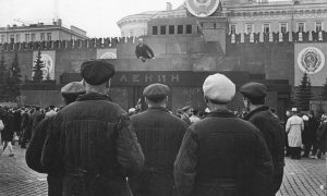 Союз архитекторов строит планы на мавзолей Ленина (но вождя еще не хоронят)