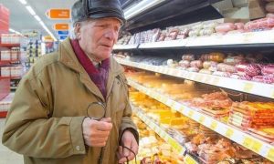 Из-за растущей бедности россиян в Госдуме вновь заговорили о продуктовых карточках