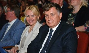 Спикер ЗакС Санкт-Петербурга Макаров пытается уничтожить проект ЖК, одобренный ранее его дочерью Лыбаневой