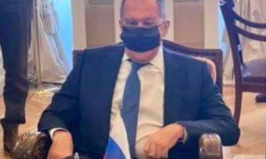 Глава МИД России Лавров шокировал своим видом в маске