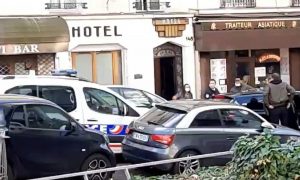 Полиция Парижа задержала мужчину, который угрожал пассажирам метро мачете
