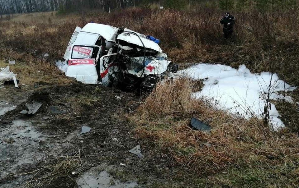 В ДТП в Прикамье погибли медики скорой, спешившие на помощь раненой беременной женщине 