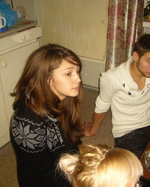 «Прыщавый лобешник и шрам»: Настя Ивлеева показала, как выглядела 10 лет назад